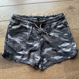 Athleta girls shorts camo gray